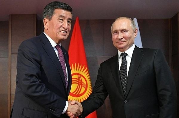 Глава Киргизии поздравил Путина с днем рождения