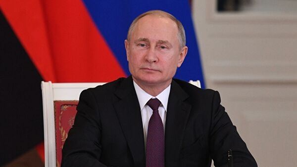 <br />
Путин наградил руководителя следственной группы по делу «Зимней вишни»<br />
