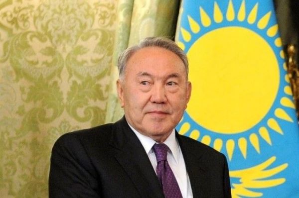 Назарбаев анонсировал выставку своих картин