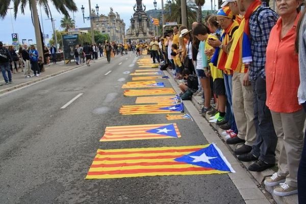 В Каталонии начались акции протеста против приговоров по делу о референдуме