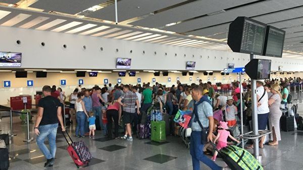 <br />
Российские туристы застряли в Эмиратах из-за неисправного самолёта<br />
