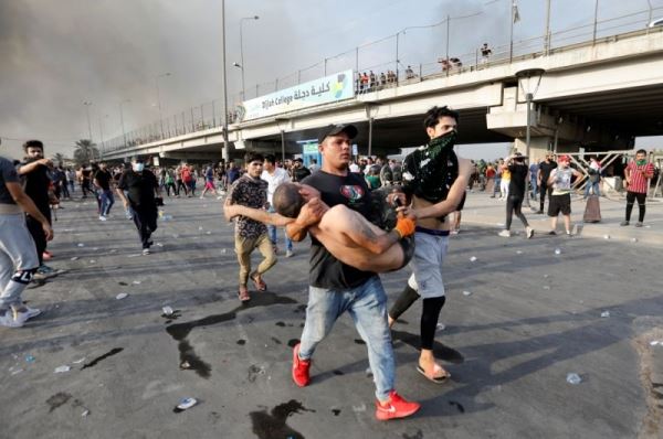 Участники массовых протестов в Ираке начали крушить офисы партий