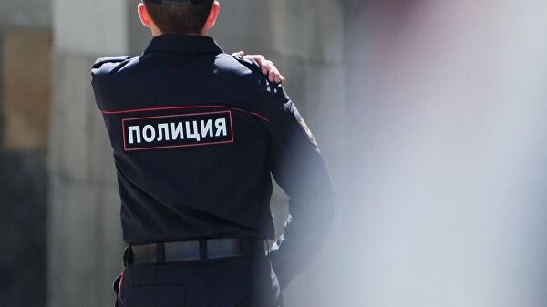 <br />
Мужчина с ножом напал отдел полиции в Москве<br />
